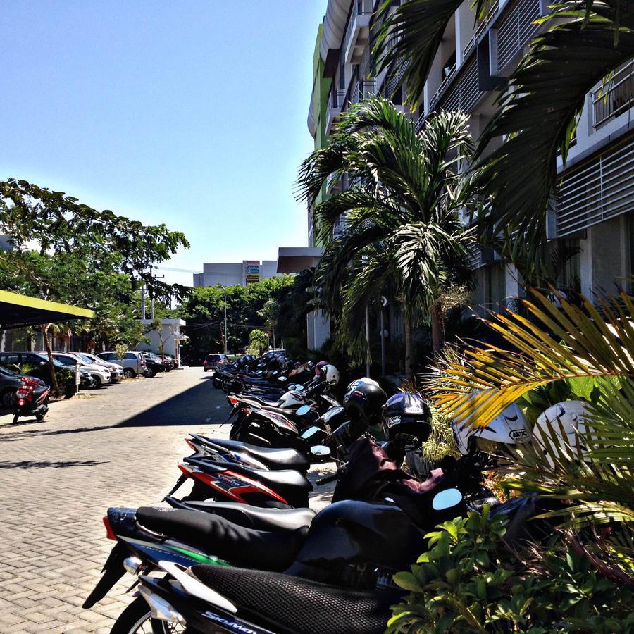 Greensa Inn Surabaya Esterno foto