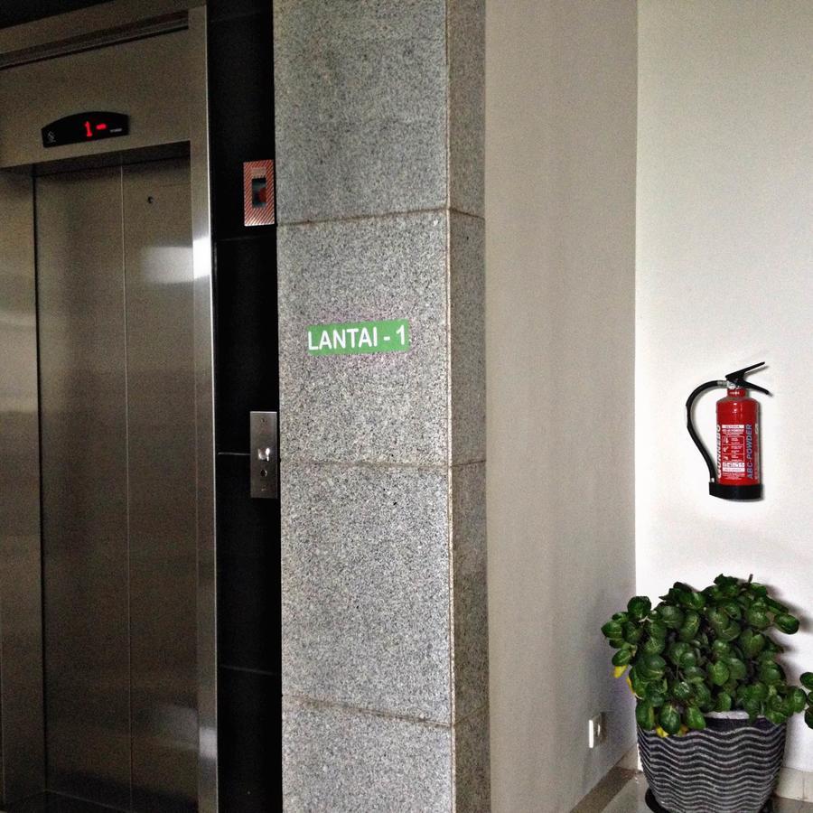 Greensa Inn Surabaya Esterno foto