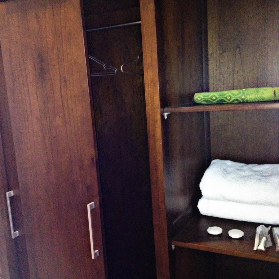 Greensa Inn Surabaya Esterno foto