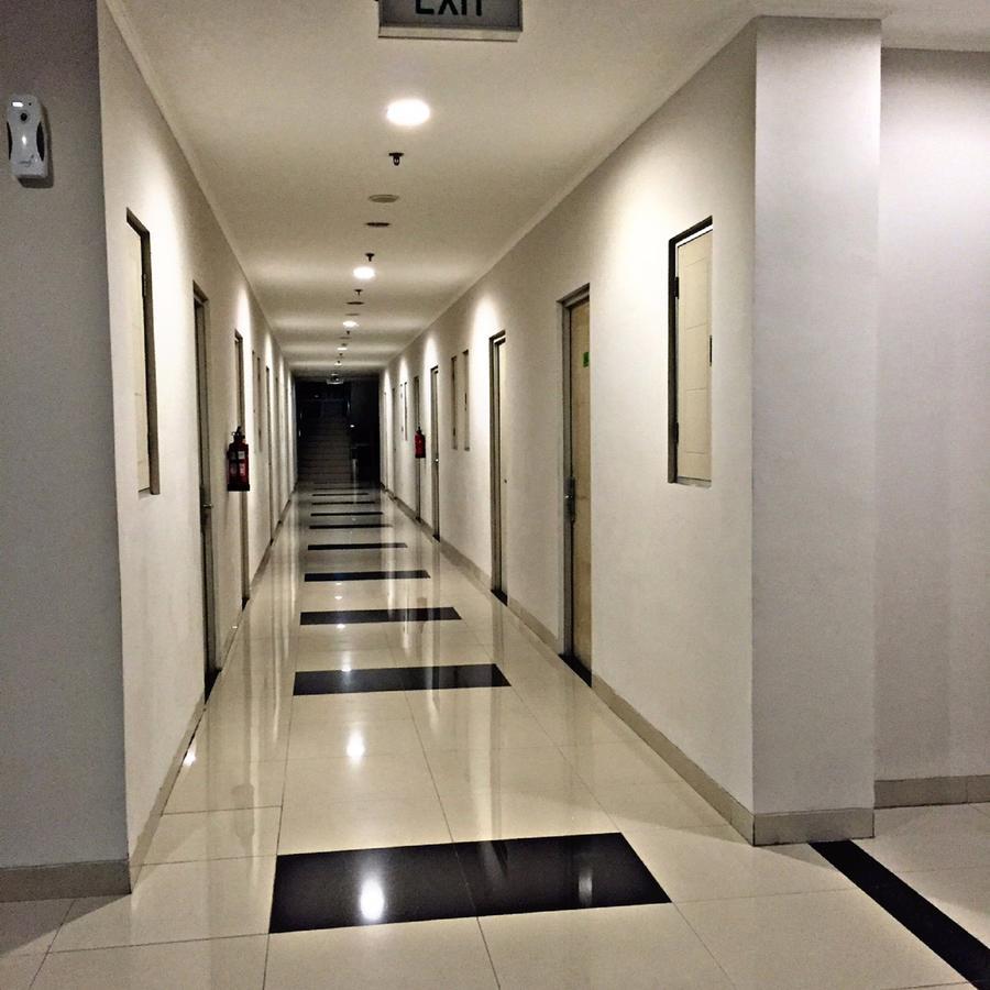 Greensa Inn Surabaya Esterno foto