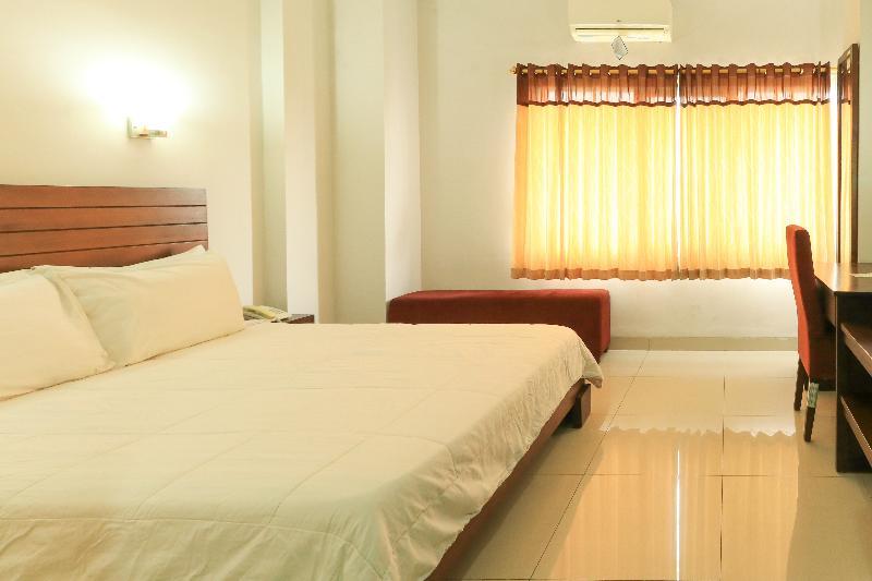 Greensa Inn Surabaya Esterno foto